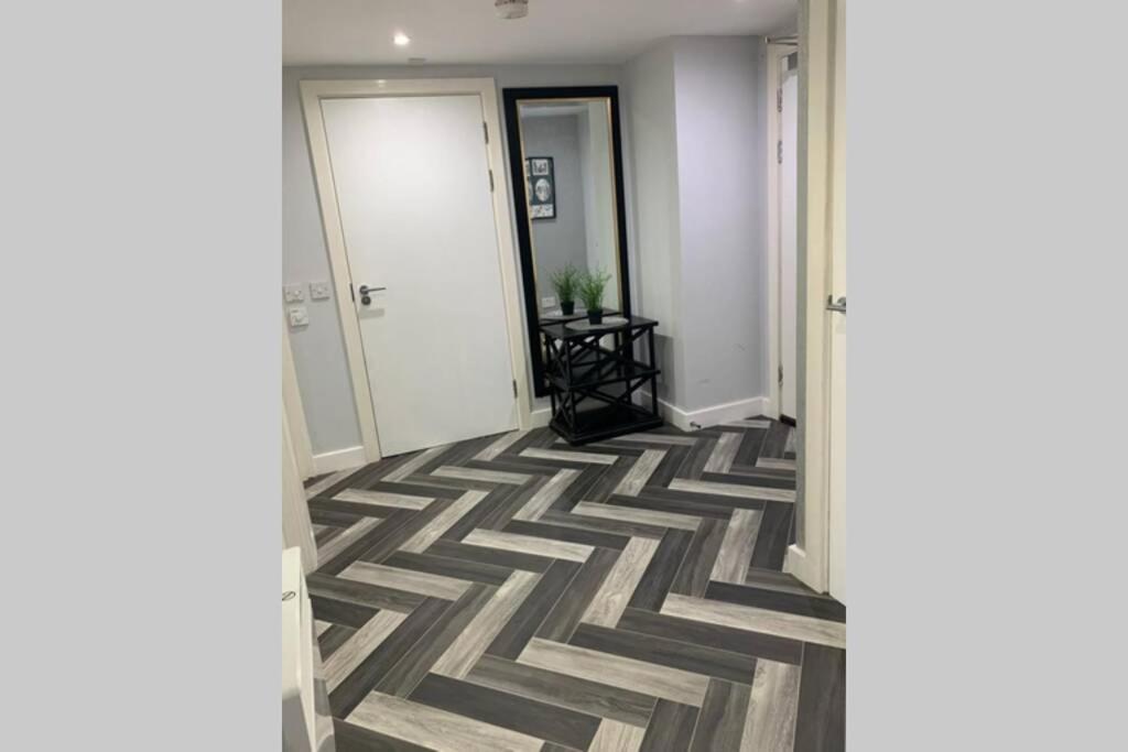 Apartment Luxury 9ine Bull Ring Apartment, Stunning View, Free Parking, Amazing Fireplace Birmingham