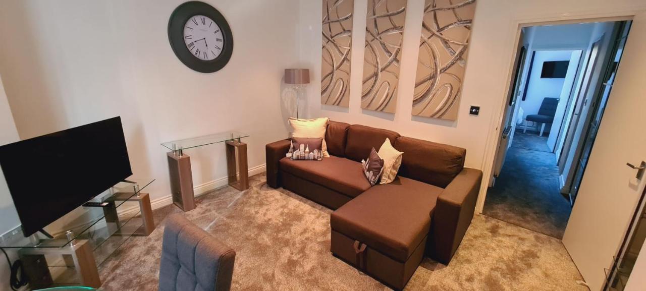 B16 A Apartment *
