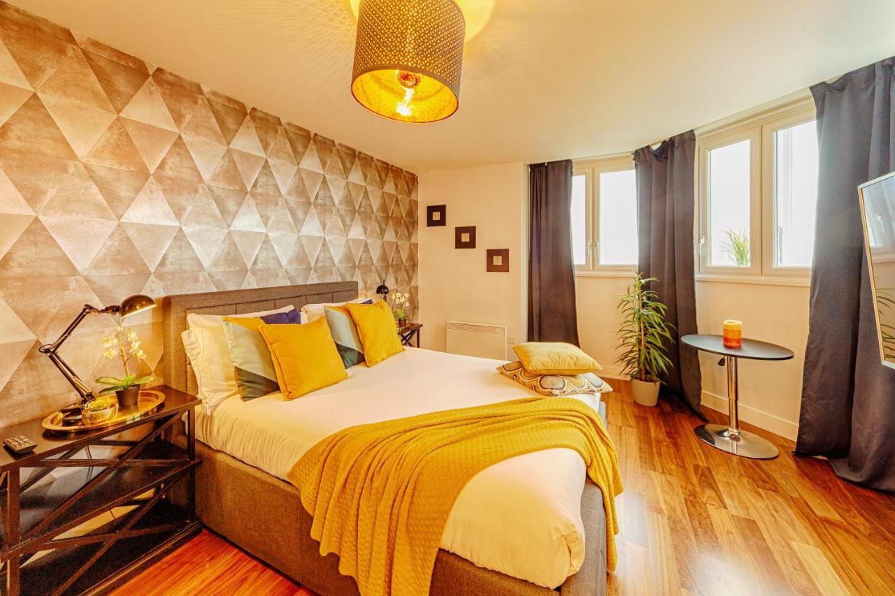 Luxury 9ine Broad Street Apartments, Beautiful View, Public Parking, *