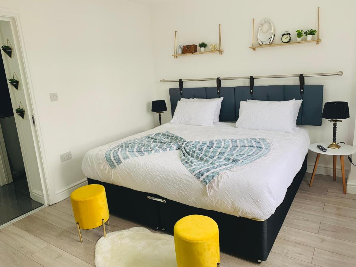 Holiday home Modern & Cosy 2-bed Near Nec, Airport & Jlr! *