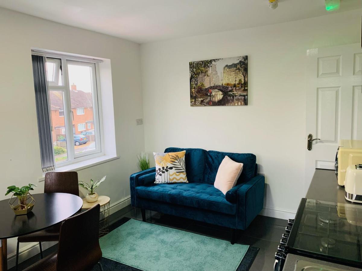 Modern & Cosy 2-bed Near Nec, Airport & Jlr! Holiday home Birmingham