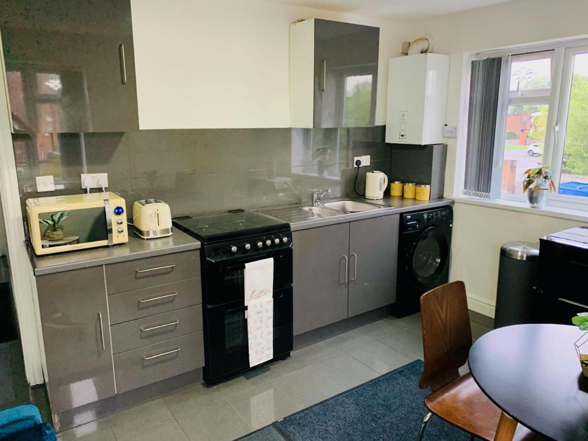 Modern & Cosy 2-bed Near Nec, Airport & Jlr! Holiday home Birmingham
