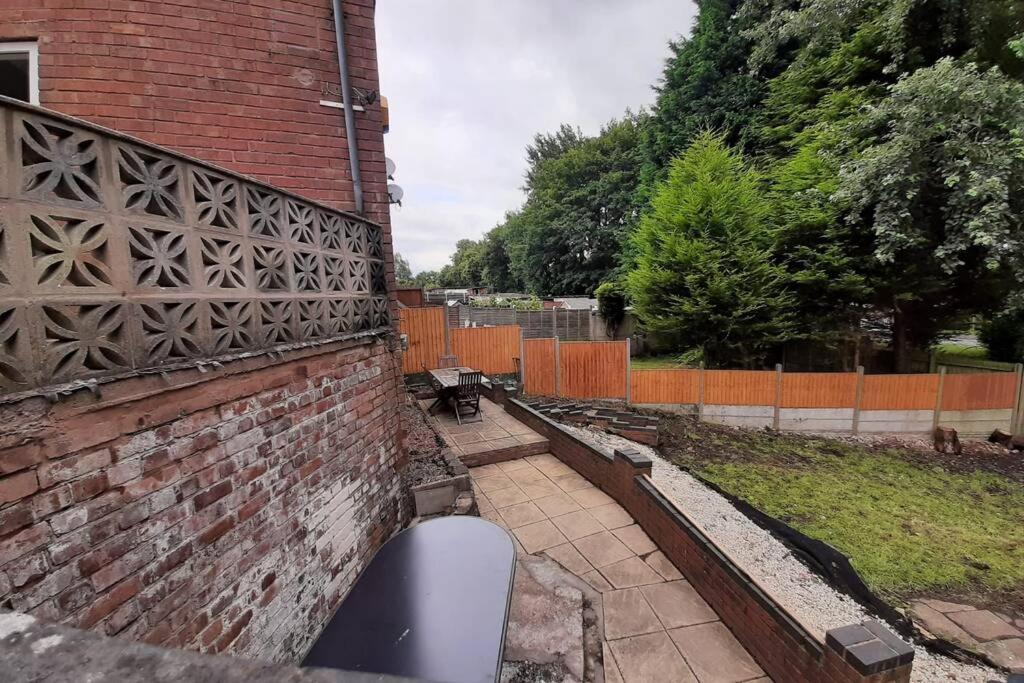 Beautiful Modern Three-bedroom Semi Detached House *