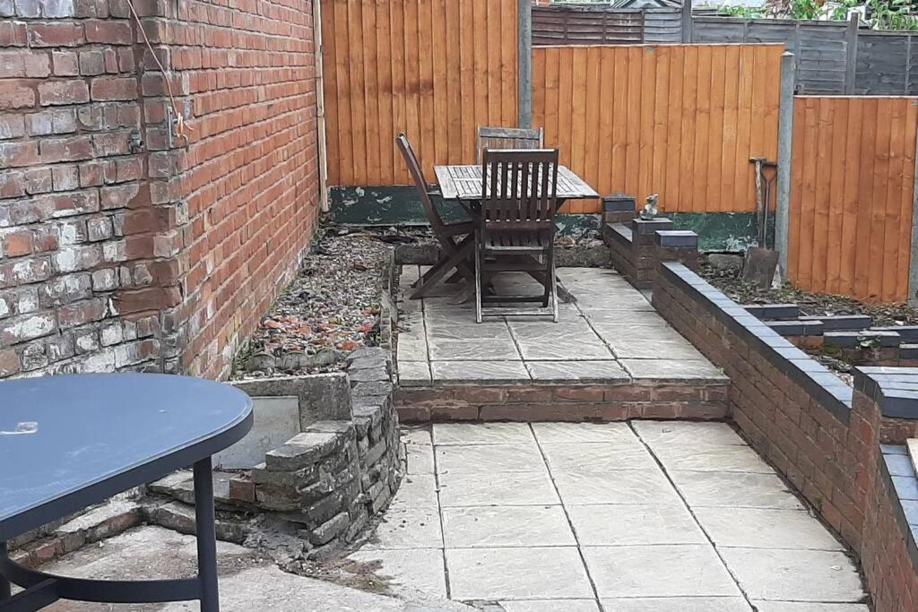 Beautiful Modern Three-bedroom Semi Detached House *