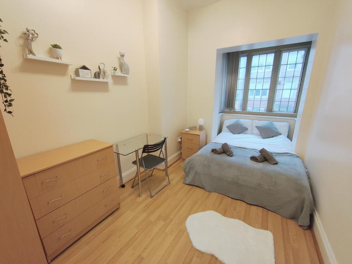 Newhall Street Place Apartment