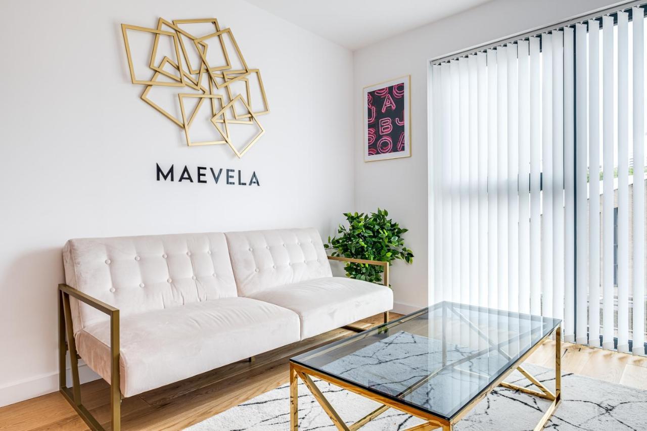 Apartment Maevela Apartments - Pink Luxury 1 Bed Apartment City Centre - 5 Min Walk From Bullring, Cube, Mailbox, New Street Station - Free Netflix & Wifi - No Parking Birmingham