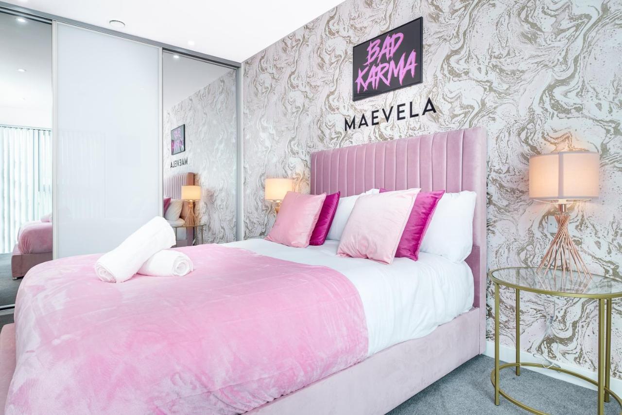 Apartment Maevela Apartments - Pink Luxury 1 Bed Apartment City Centre - 5 Min Walk From Bullring, Cube, Mailbox, New Street Station - Free Netflix & Wifi - No Parking Birmingham