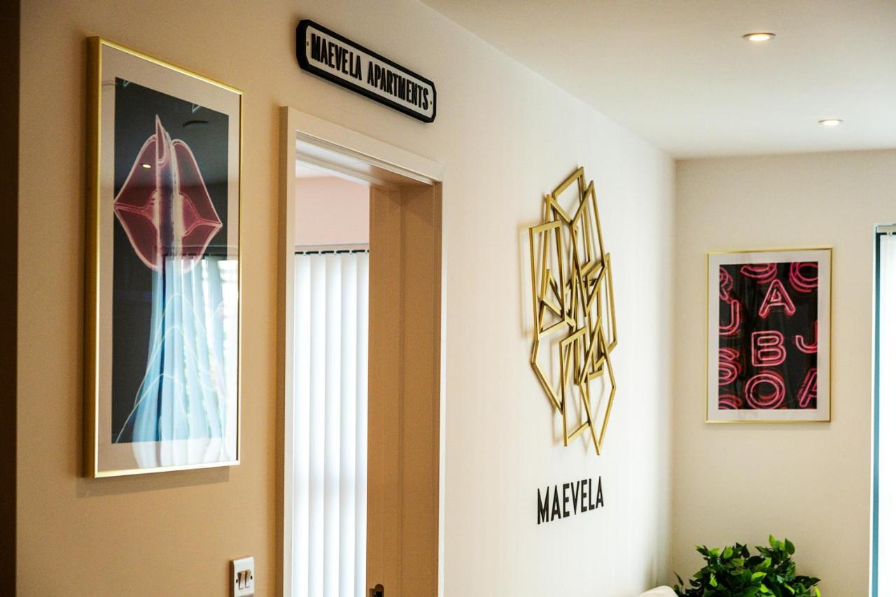 Apartment Maevela Apartments - Pink Luxury 1 Bed Apartment City Centre - 5 Min Walk From Bullring, Cube, Mailbox, New Street Station - Free Netflix & Wifi - No Parking *