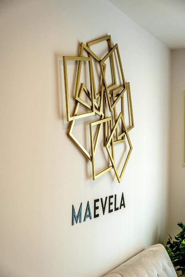Apartment Maevela Apartments - Pink Luxury 1 Bed Apartment City Centre - 5 Min Walk From Bullring, Cube, Mailbox, New Street Station - Free Netflix & Wifi - No Parking *