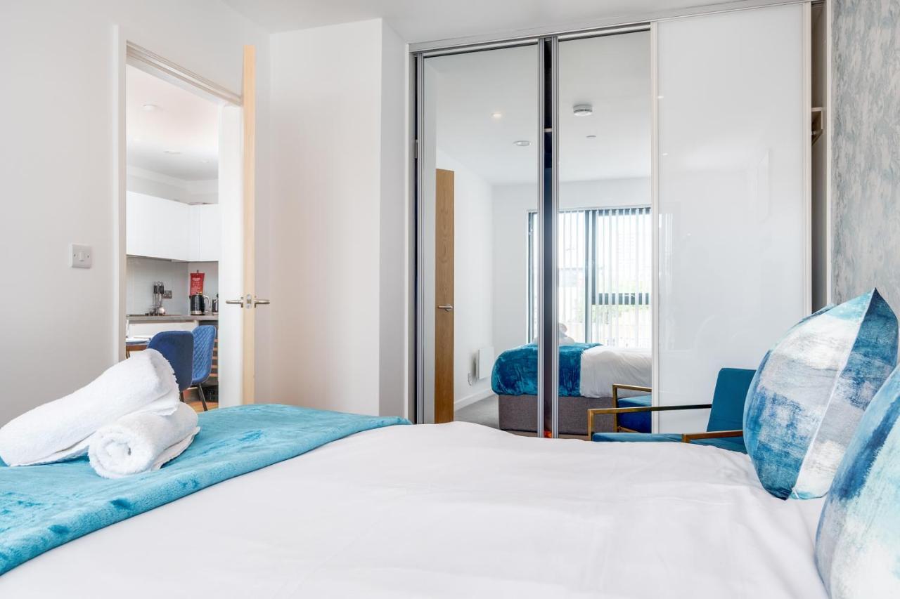 Apartment Maevela Apartments - New Build Luxury Apt With Juliet Balcony - 5 Min Walk From Bullring & Cube & Mailbox & New Street Station - Free Netflix & Wifi *