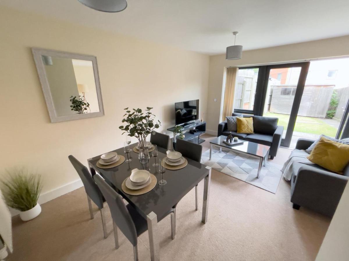 Moda - Bell Barn House Holiday home Birmingham