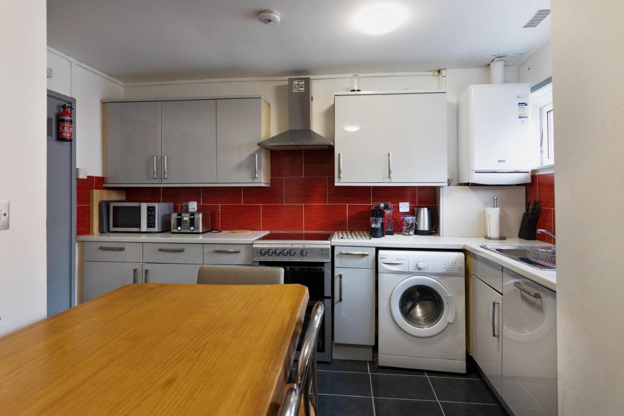 B16 Arena - 3 Bedrooms, 2 Bathrooms, Parking Space - Private - 欢迎 * Birmingham