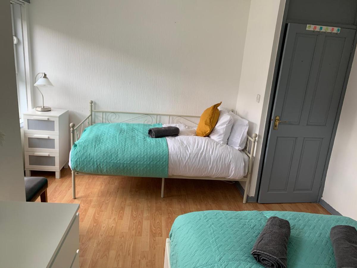 B16 Arena - 3 Bedrooms, 2 Bathrooms, Parking Space - Private - 欢迎 *