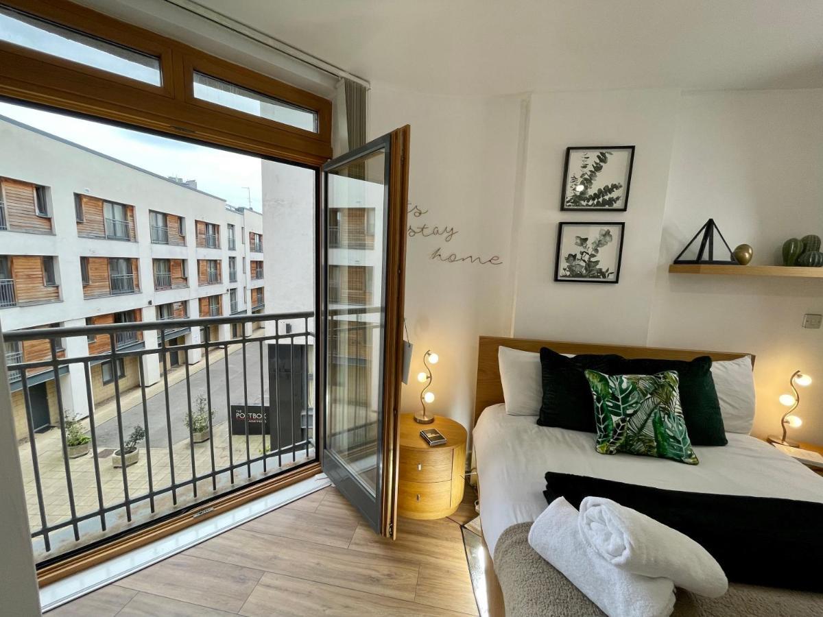 Cosy Hideaway - Views With Free Parking & Netflix
