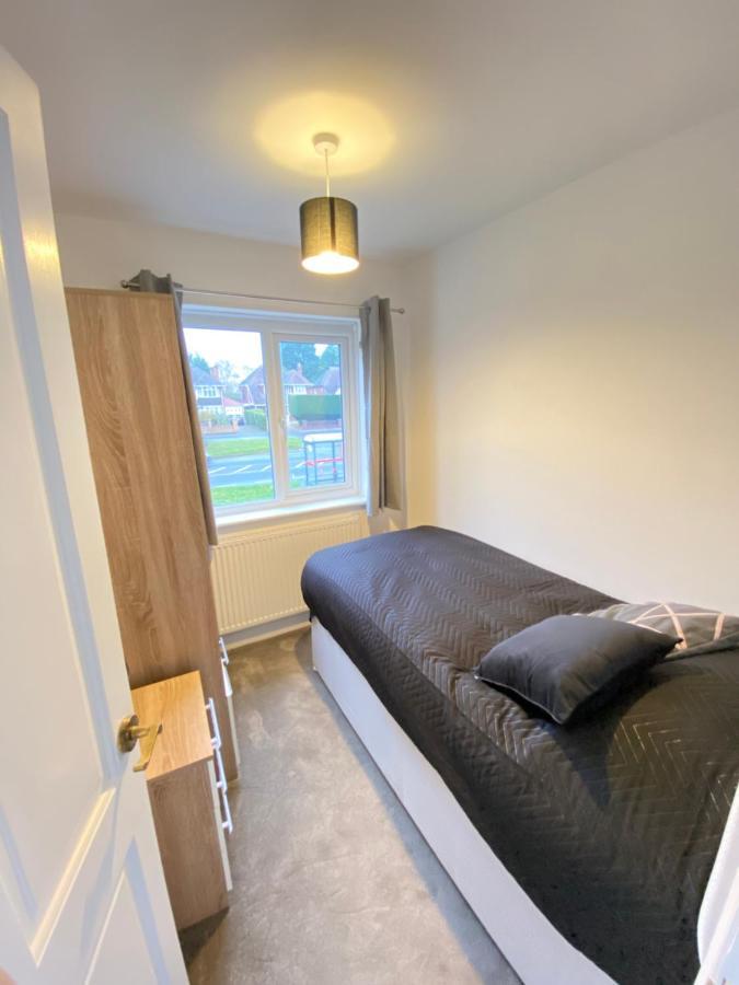 Spacious Contractor Haven: Nec & Airport Proximity Holiday home Birmingham