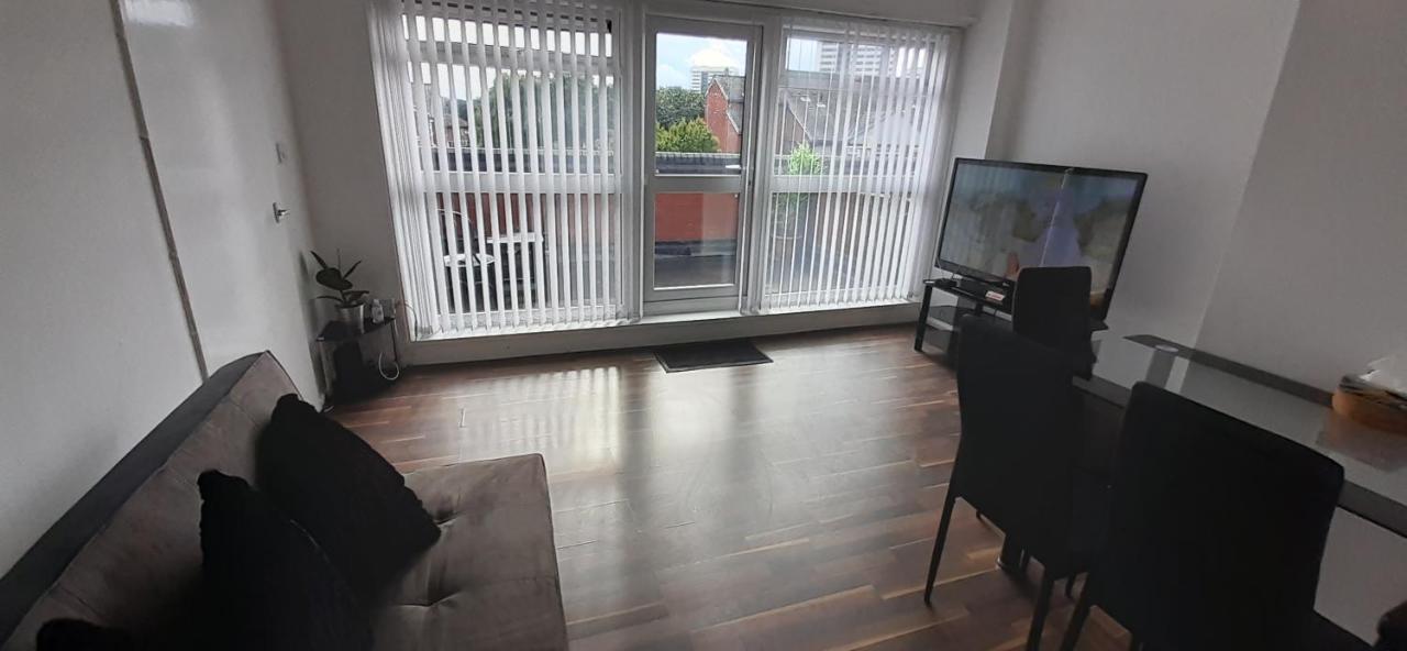 Apartment Easy Reach Birmingham, Near Utilita Arena, Icc, Brindley Place And Symphony Hall, With Free Allocated Parking