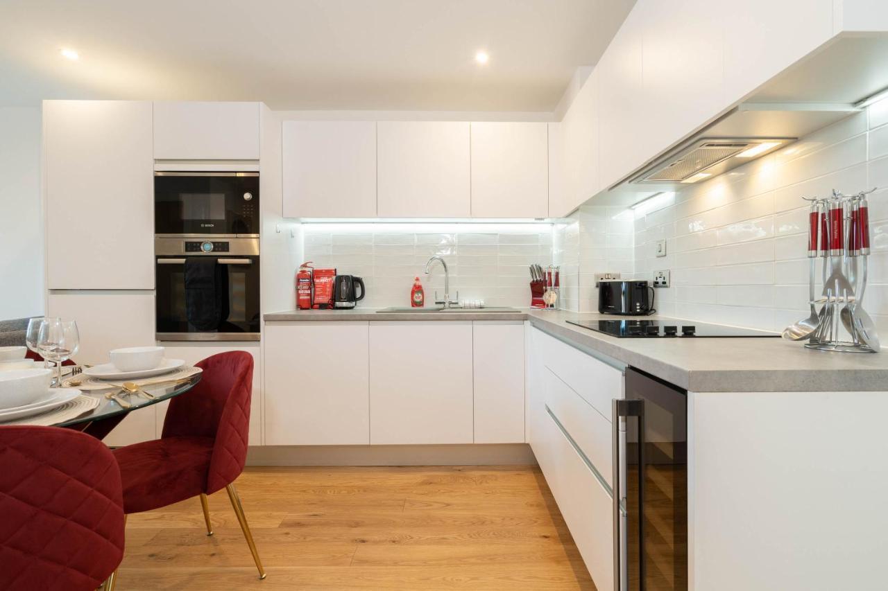 Apartment Caliber Stays & Homes - The Nemesis Suite- Two Bedroom Serviced - Centre