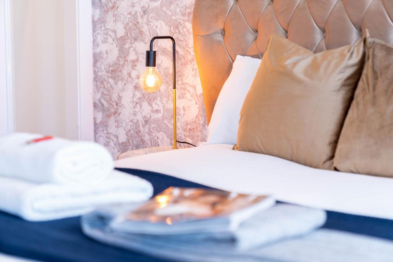Apartment Caliber Stays & Homes - The Nemesis Suite- Two Bedroom Serviced - Centre *