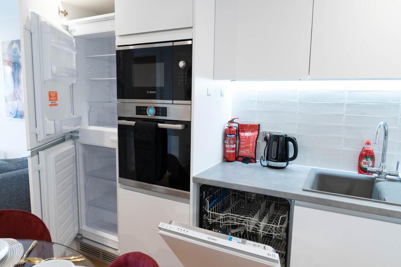 Caliber Stays & Homes - The Nemesis Suite- Two Bedroom Serviced - Centre