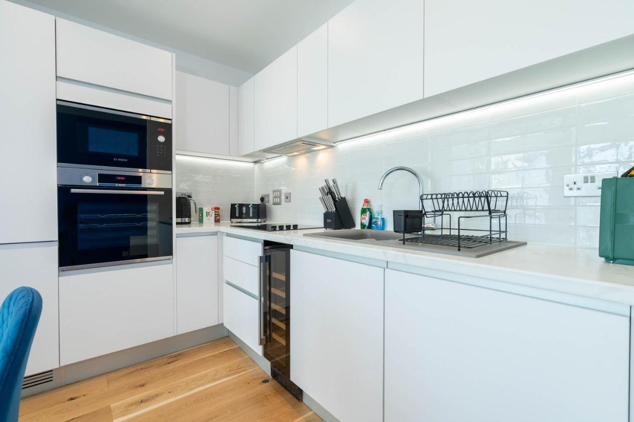 Apartment Maevela - Large 1 Bed Luxury Apt - 5 Min Walk From Bullring - Cube - Mailbox - New Street Station - Free Netflix *