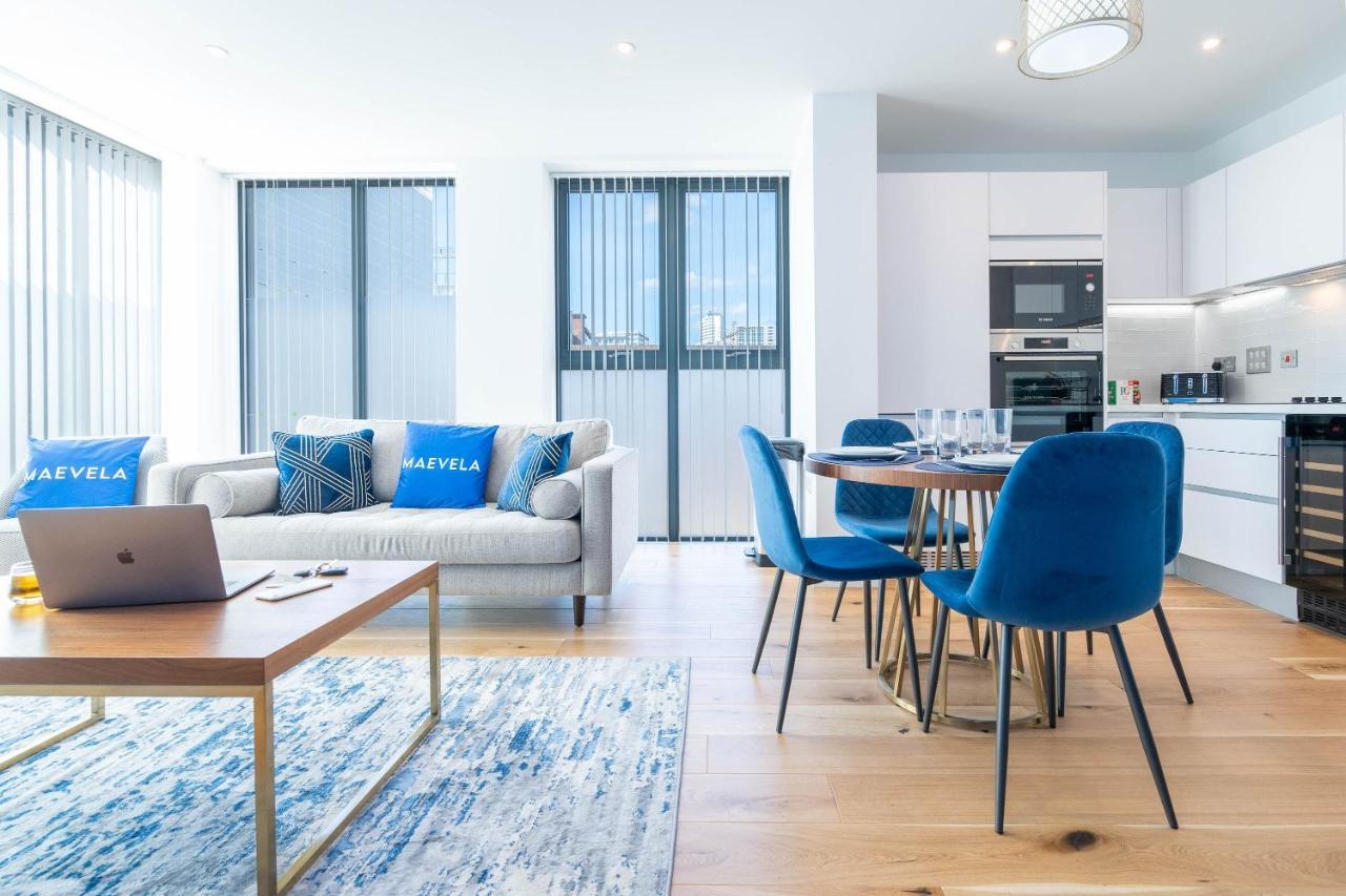 Maevela - Large 1 Bed Luxury Apt - 5 Min Walk From Bullring - Cube - Mailbox - New Street Station - Free Netflix *