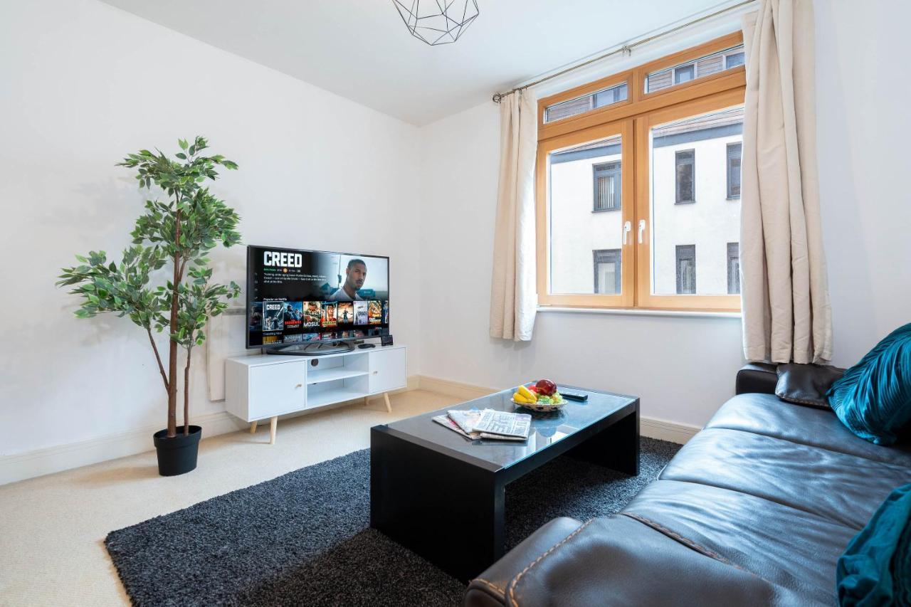 Apartment Haus 2 Bedroom L Centre L Secure Parking L Rated L Intercom *