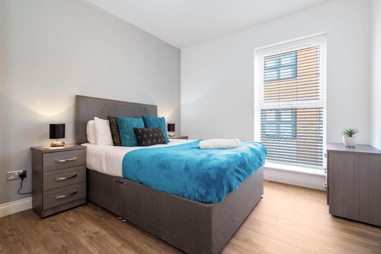 Centre - 2 Bedroom - Gated Development - Secure Parking - Netflix - Wifi -top Rated Birmingham