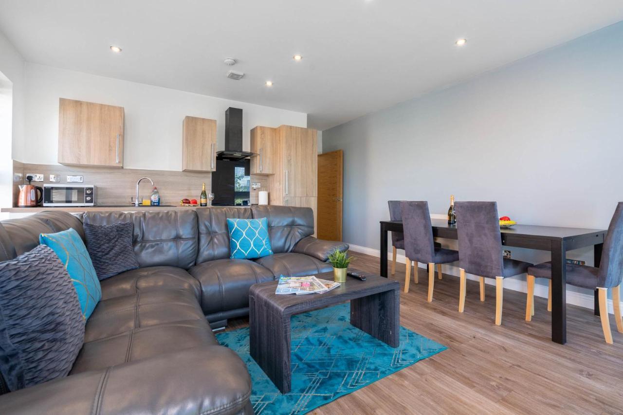 Apartment Centre - 2 Bedroom - Gated Development - Secure Parking - Netflix - Wifi -top Rated Birmingham