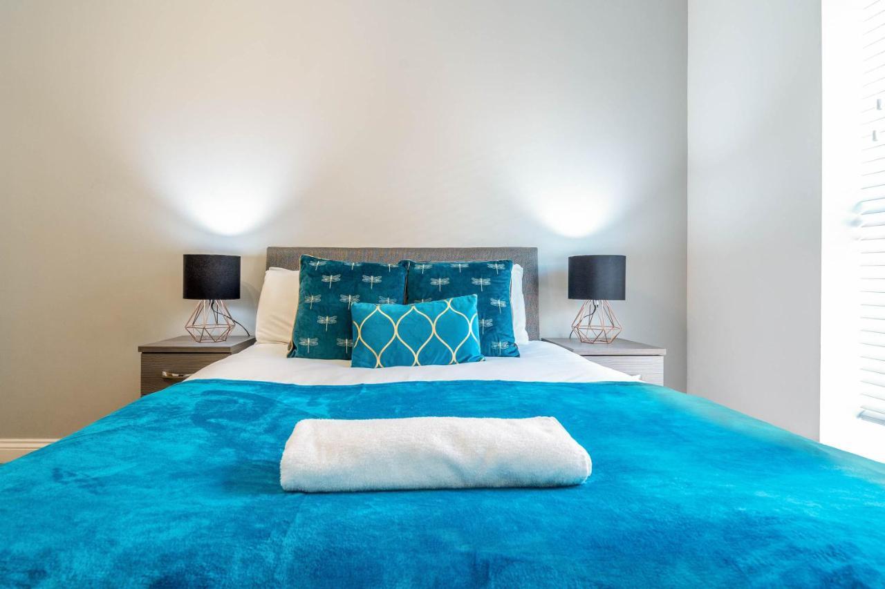 Centre - 2 Bedroom - Gated Development - Secure Parking - Netflix - Wifi -top Rated Apartment