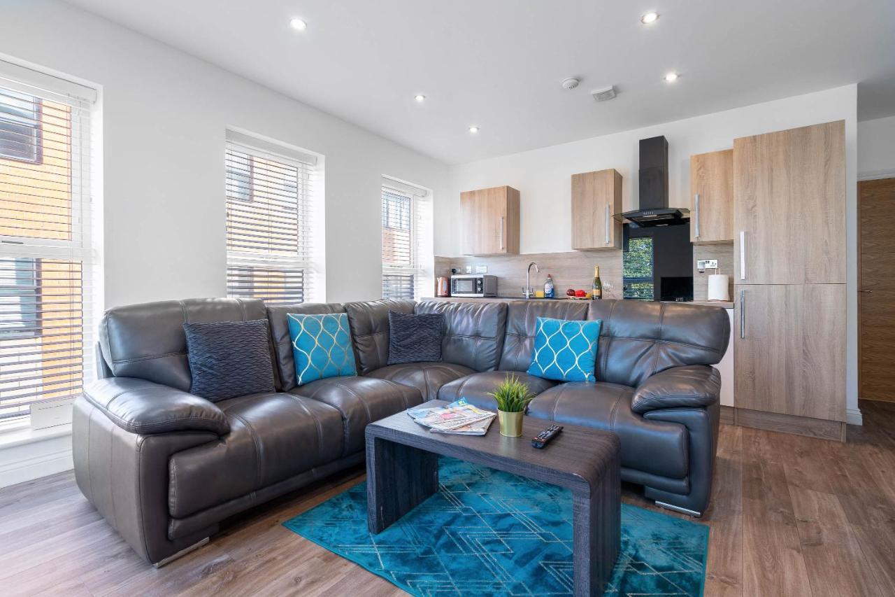 Centre - 2 Bedroom - Gated Development - Secure Parking - Netflix - Wifi -top Rated * Birmingham
