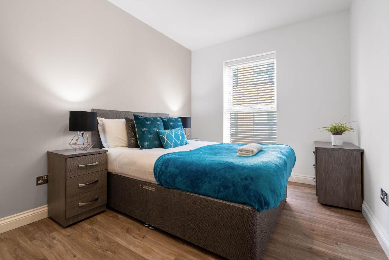 Centre - 2 Bedroom - Gated Development - Secure Parking - Netflix - Wifi -top Rated *