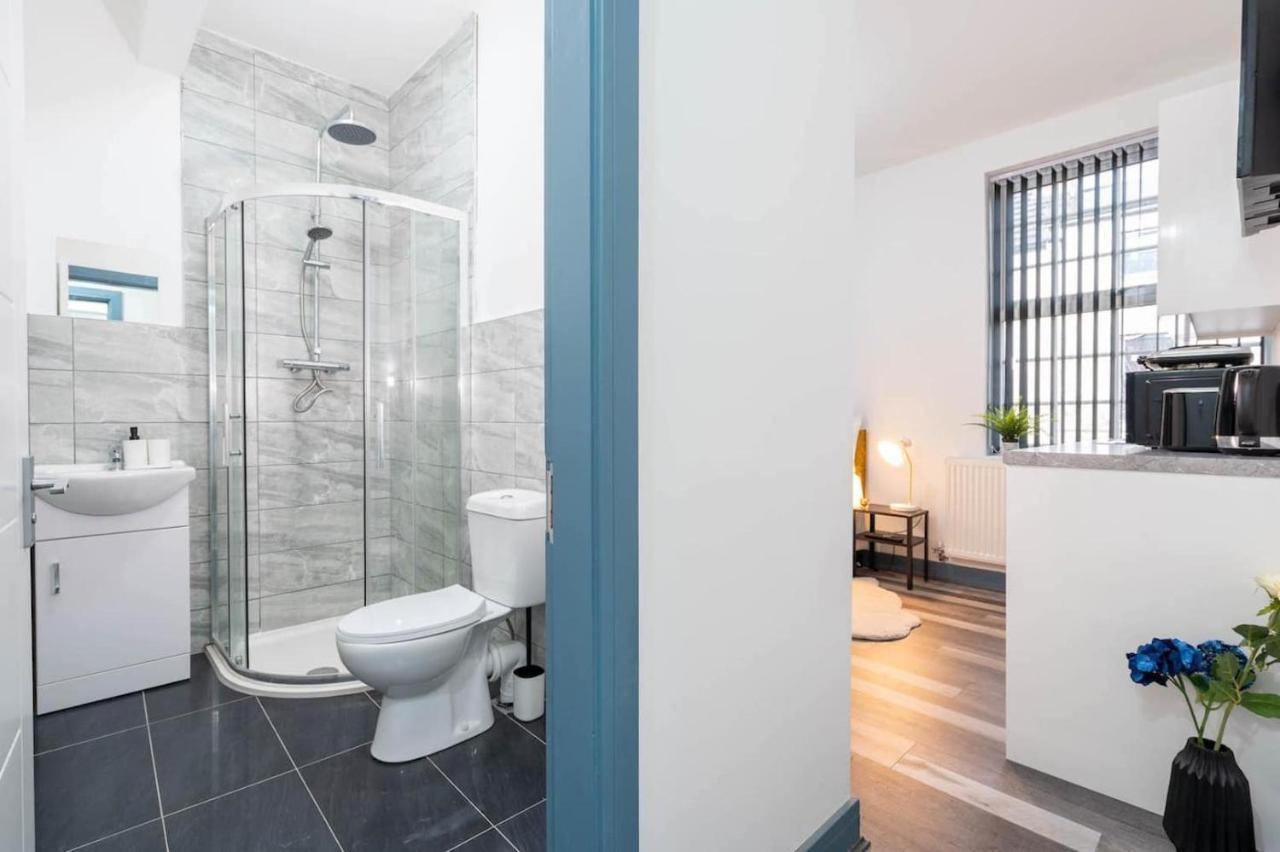 Apartment Autumn Oasis - Chic Studio In West Midlands Birmingham