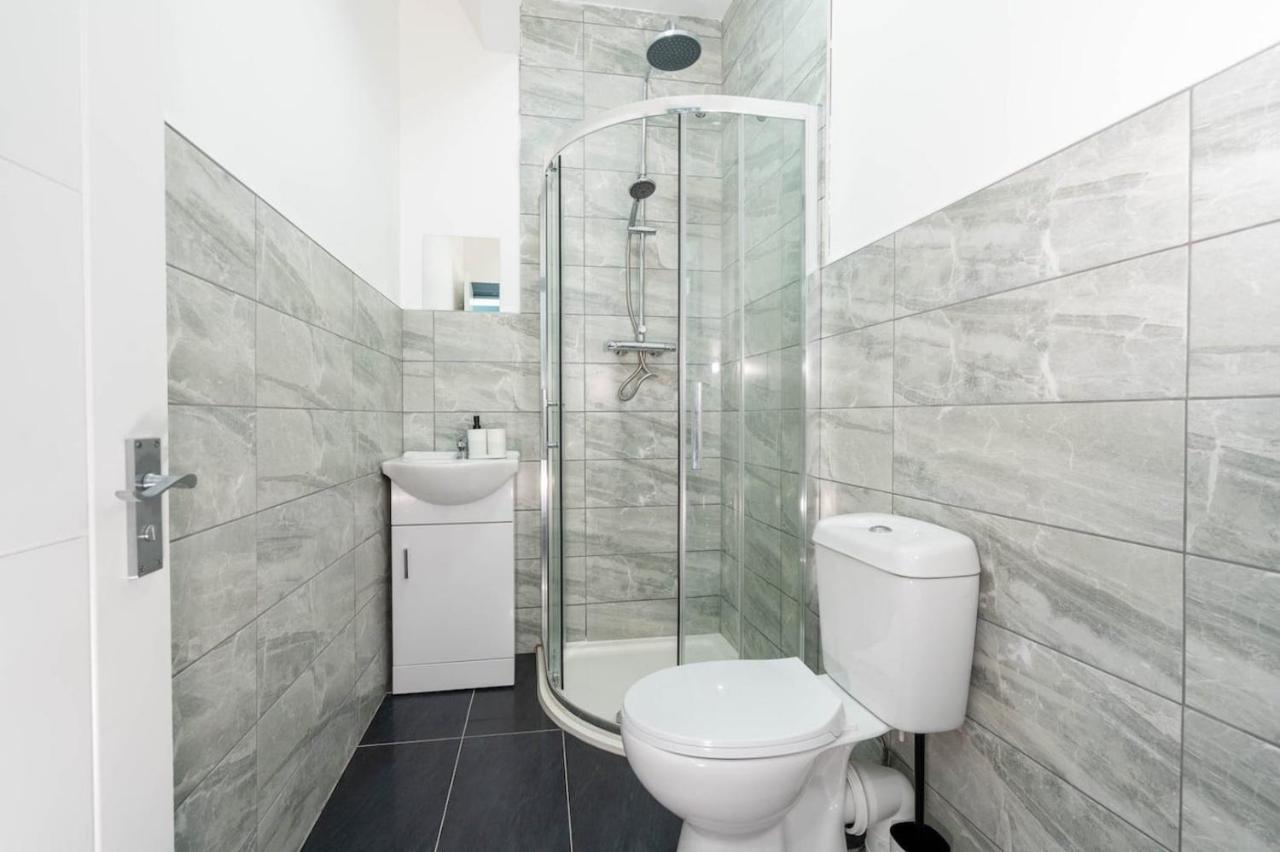 Autumn Oasis - Chic Studio In West Midlands Apartment Birmingham