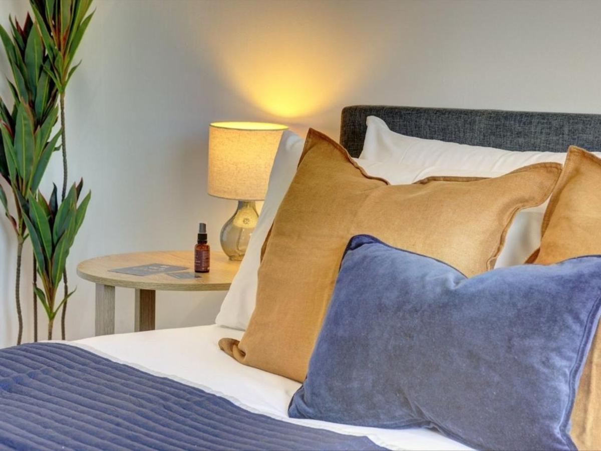 The Clement Stylish Two Bedroom Very Close To The Arena Apartment *