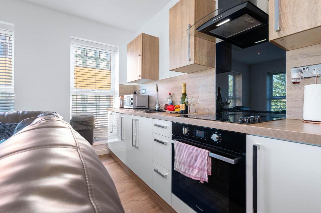 Apartment Centre - 2 Bedroom - Gated Development - Secure Parking - Netflix - Wifi -top Rated