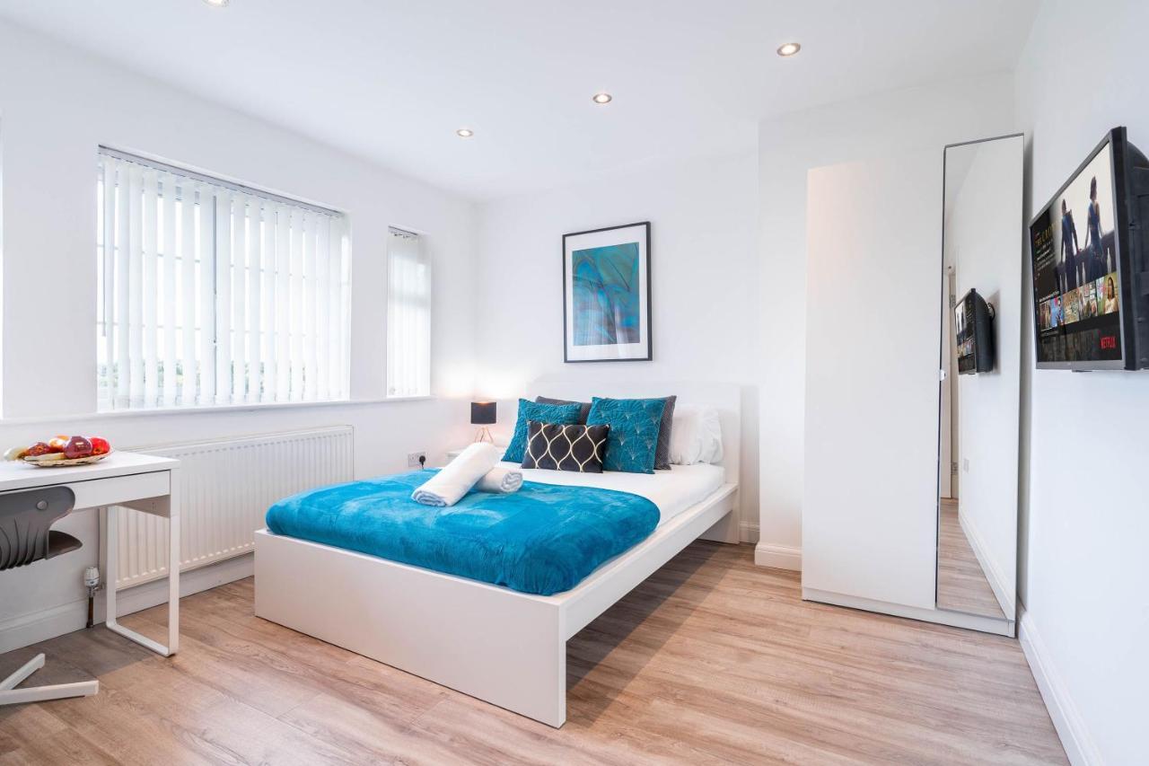 Haus - Luxury 4 Bedroom House - Parking - Fast Wifi - Smart Tvs - Garden - Rated Apartment Birmingham