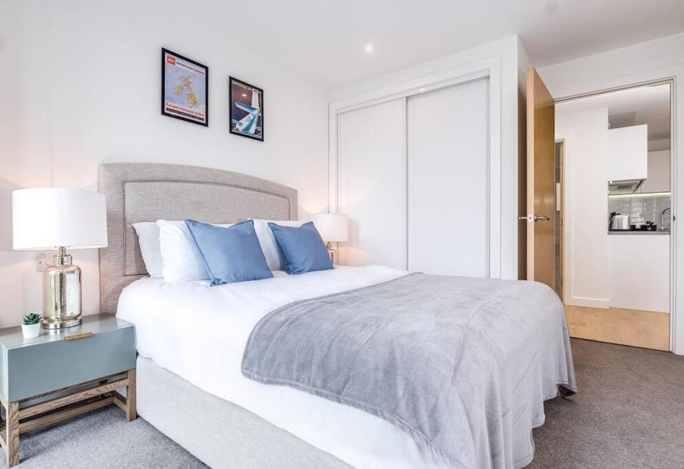 Aviator Luxury With Free Parking - Centre Apartment