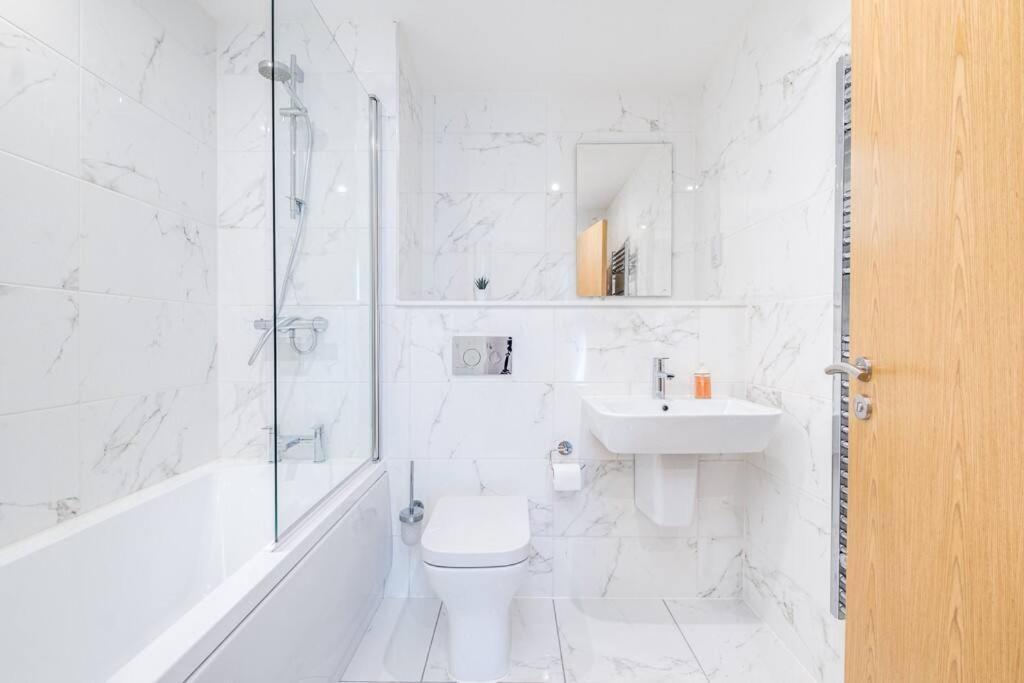 Aviator Luxury With Free Parking - Centre Apartment Birmingham