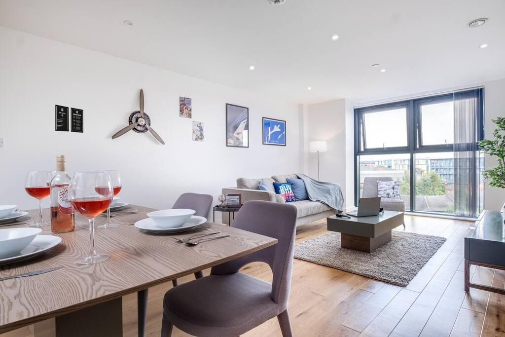 Aviator Luxury With Free Parking - Centre Apartment Birmingham