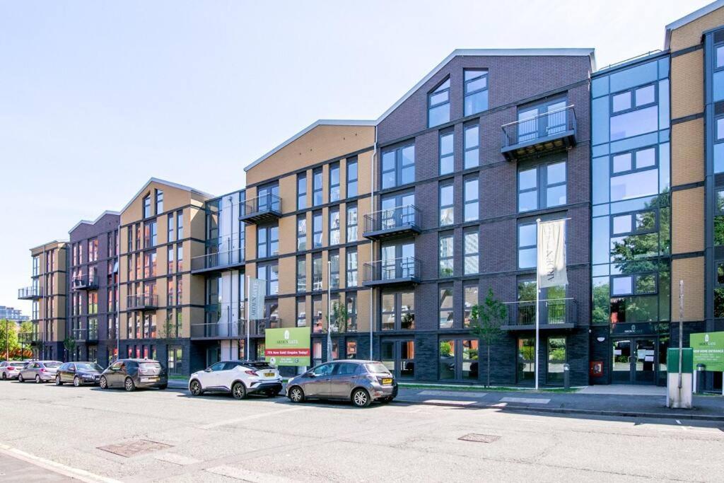 Aviator Luxury With Free Parking - Centre Apartment