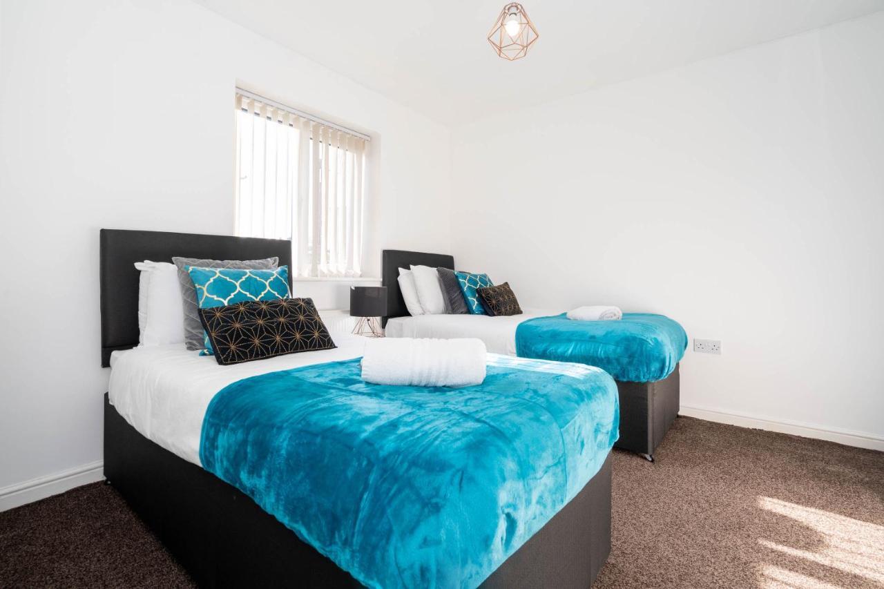 Haus 3 Bedroom House L 6 Guests L Off-street Parking L Garden L Rated L Detatched Apartment Birmingham
