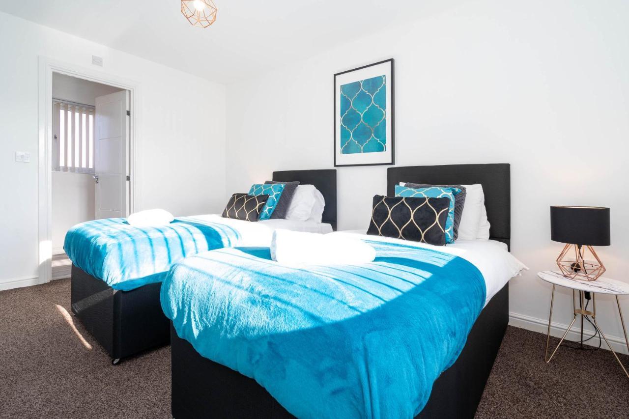 Haus 3 Bedroom House L 6 Guests L Off-street Parking L Garden L Rated L Detatched Apartment *