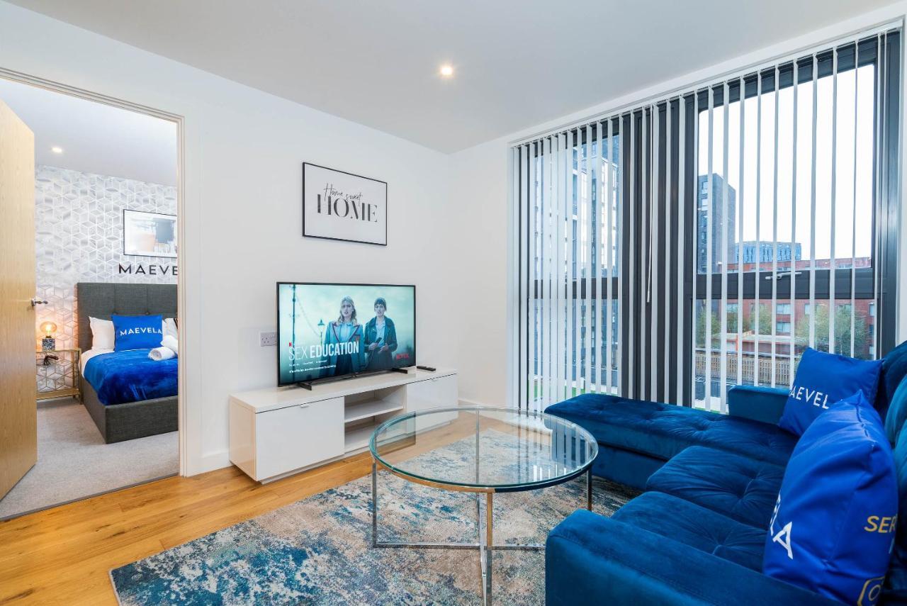 Apartment Maevela - Luxury Broad St - 2 Bed, 2 Bath - Centre/cube/mailbox - With Underground Parking ✓- L Shape Sofa, Large 50 Inch Smart Tv With Free Netflix & Wifi