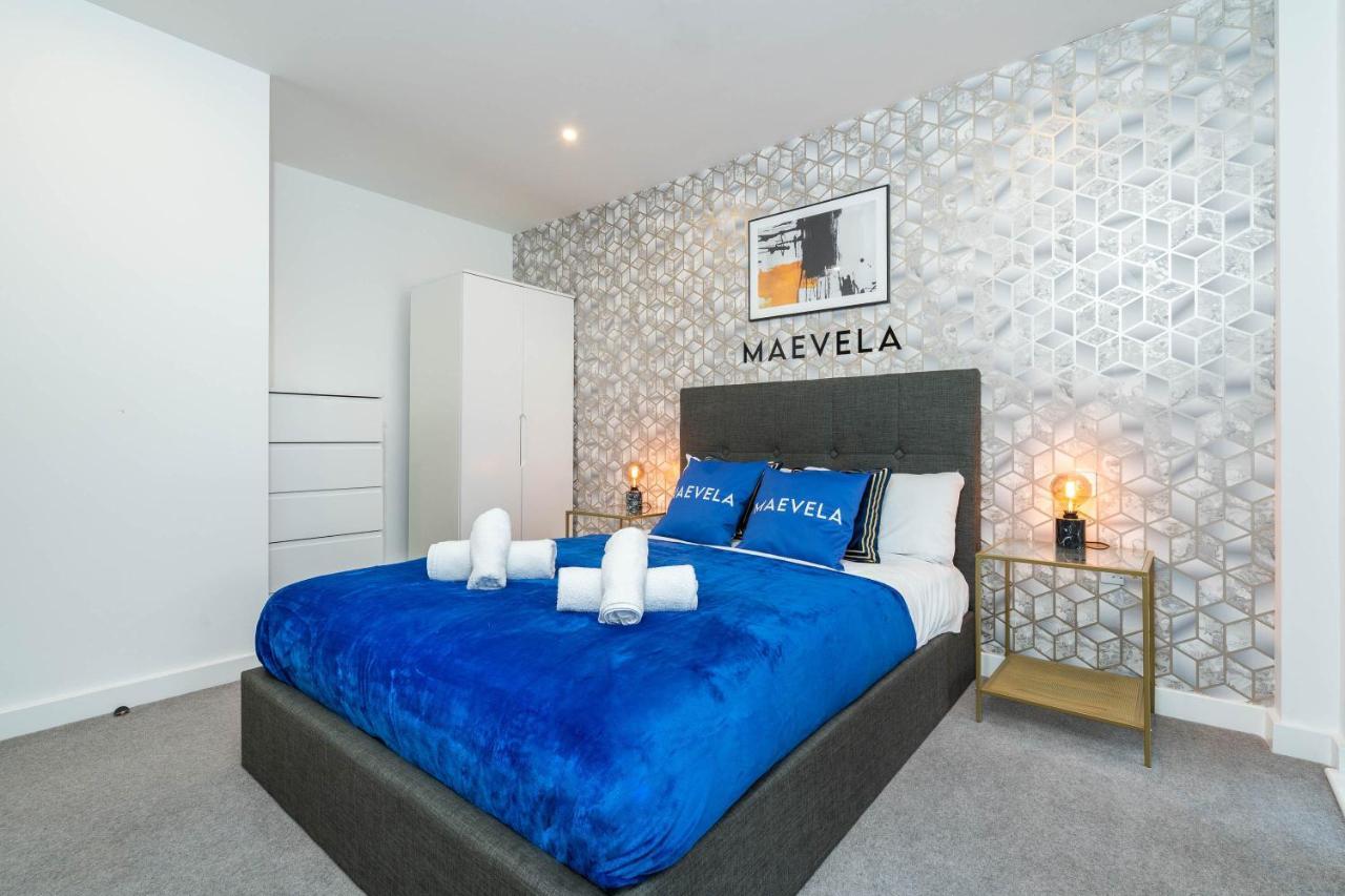Apartment Maevela - Luxury Broad St - 2 Bed, 2 Bath - Centre/cube/mailbox - With Underground Parking ✓- L Shape Sofa, Large 50 Inch Smart Tv With Free Netflix & Wifi Birmingham