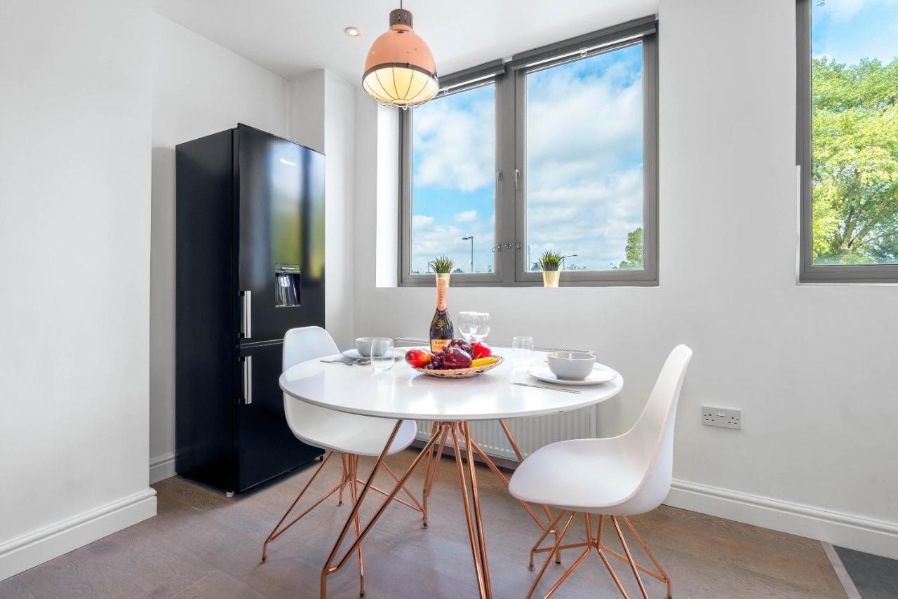 Haus Luxury - Perry Barr - Parking - Smart Tv - Wifi - Rated Apartment *