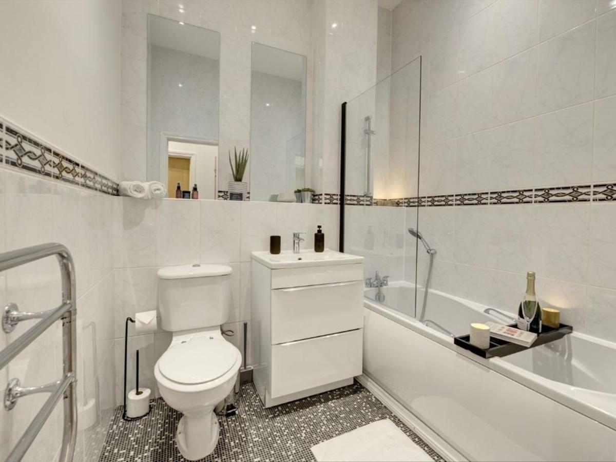 The Clement Stylish Two Bedroom Very Close To The Arena Apartment *