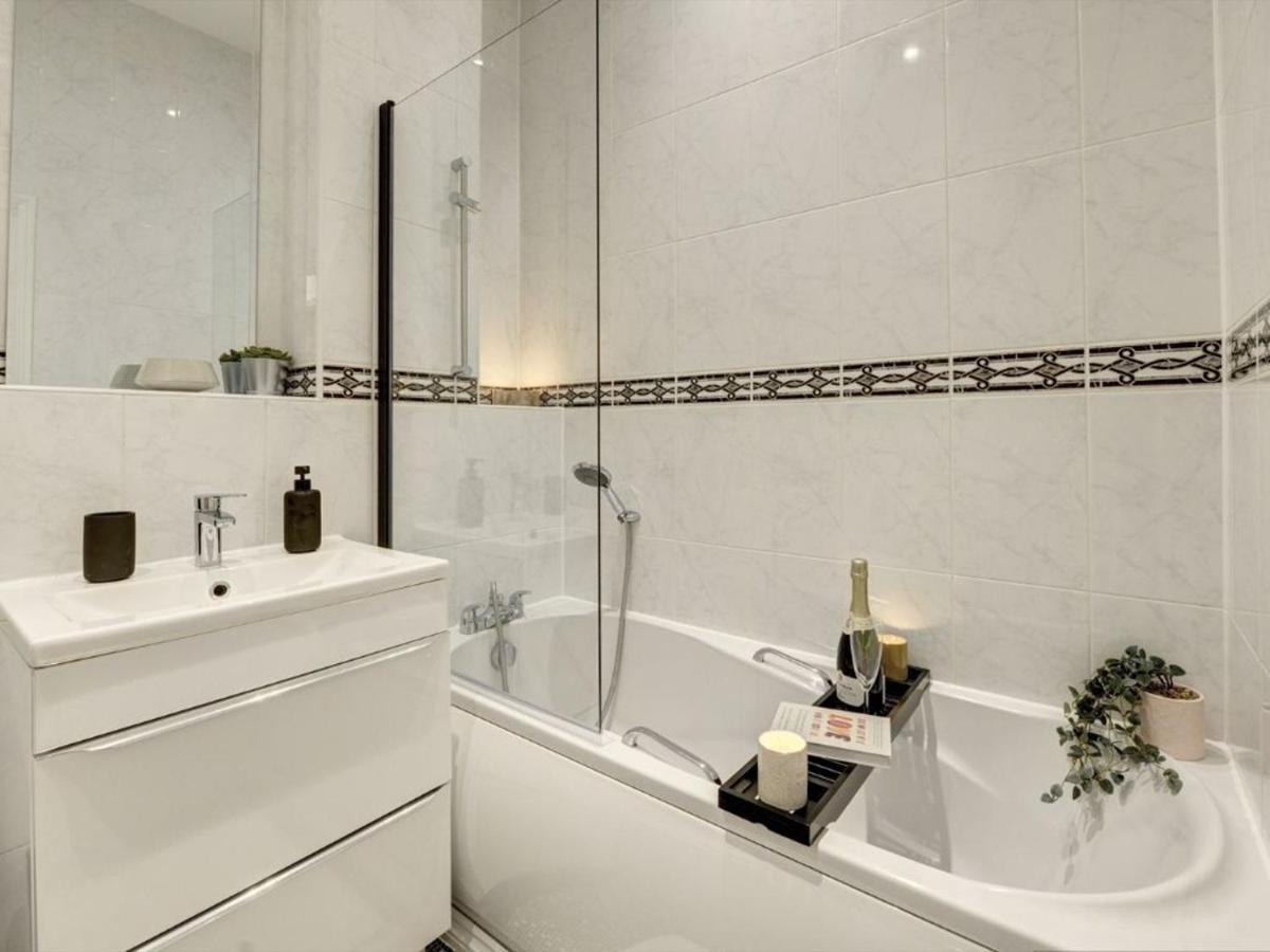 The Clement Stylish Two Bedroom Very Close To The Arena Apartment Birmingham