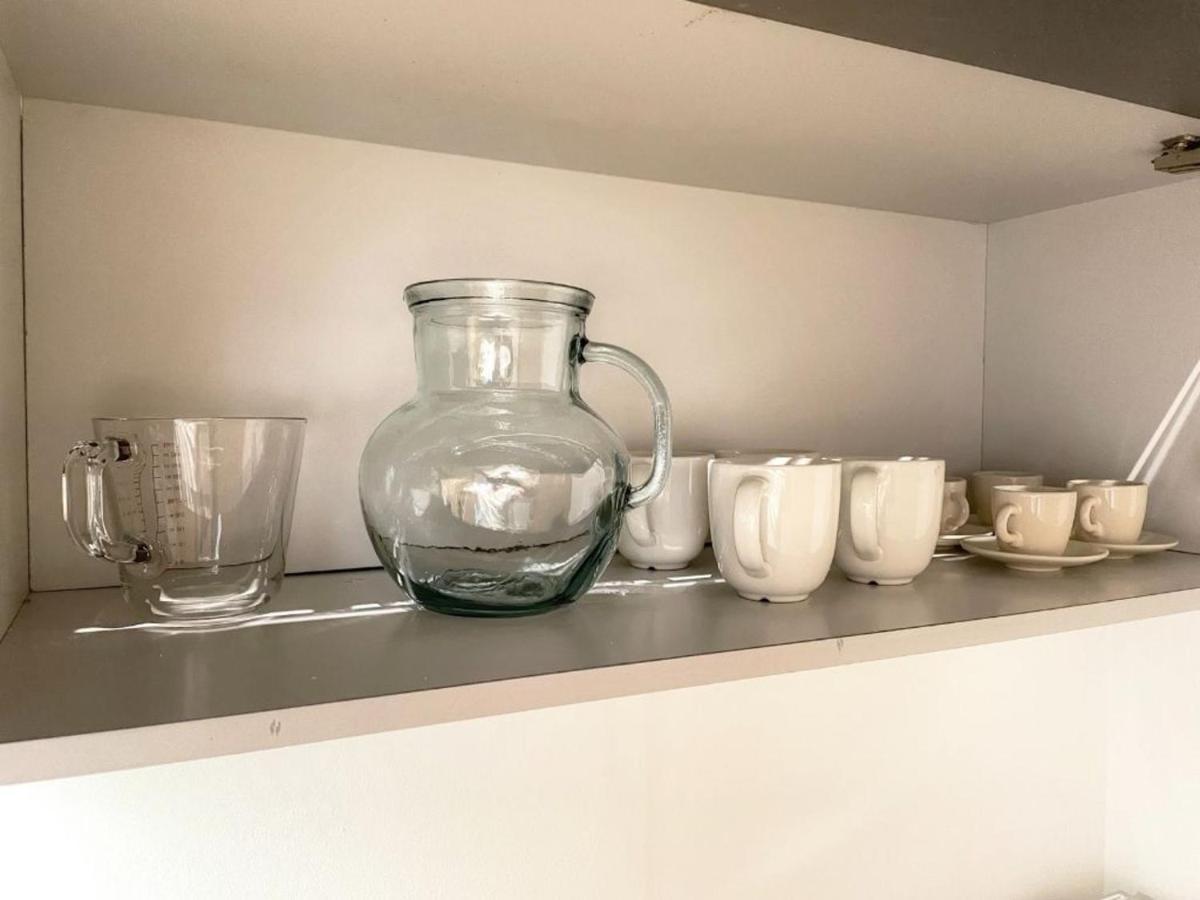 The Clement Stylish Two Bedroom Very Close To The Arena Apartment