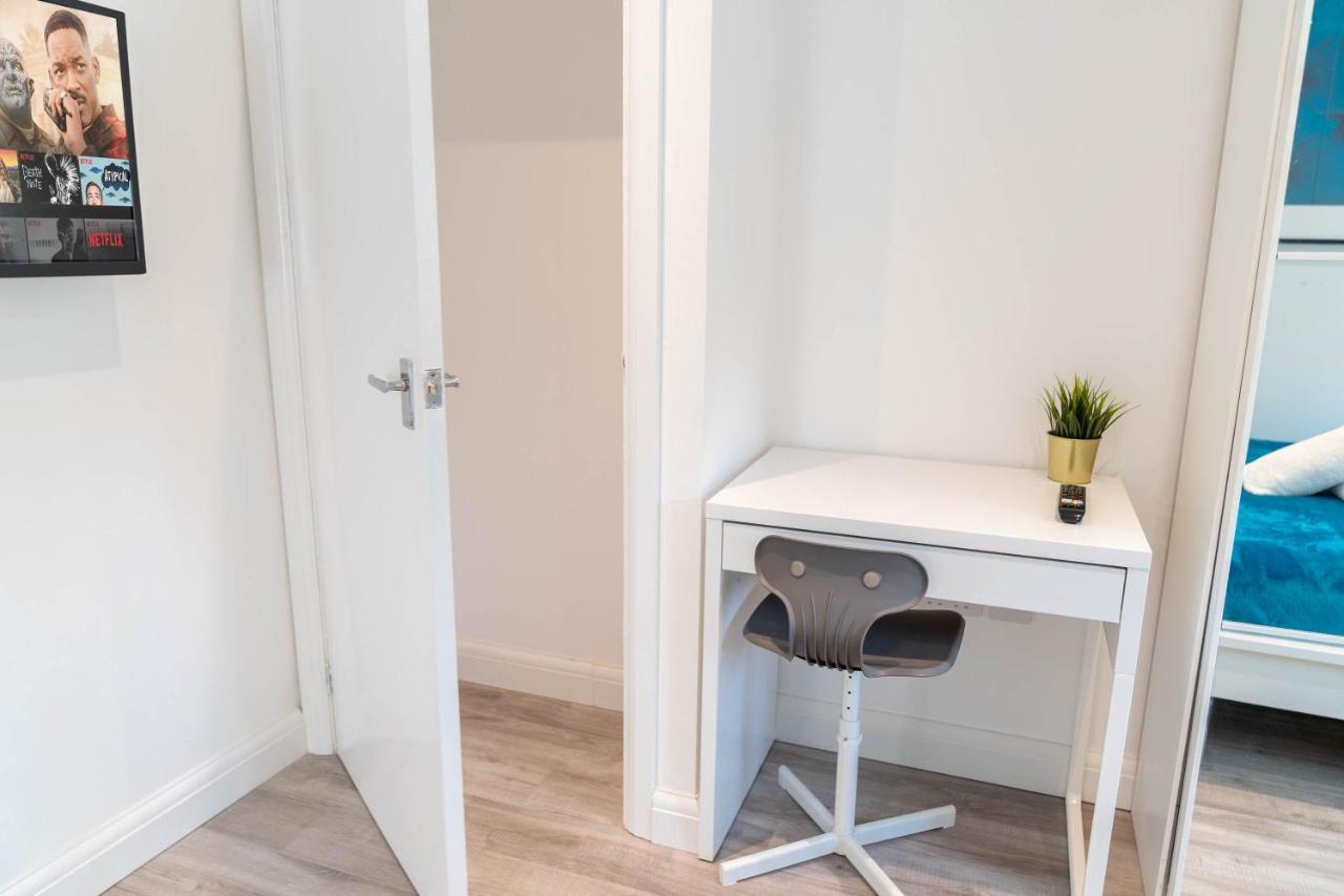 Haus - Luxury 4 Bedroom House - Parking - Fast Wifi - Smart Tvs - Garden - Rated Apartment Birmingham