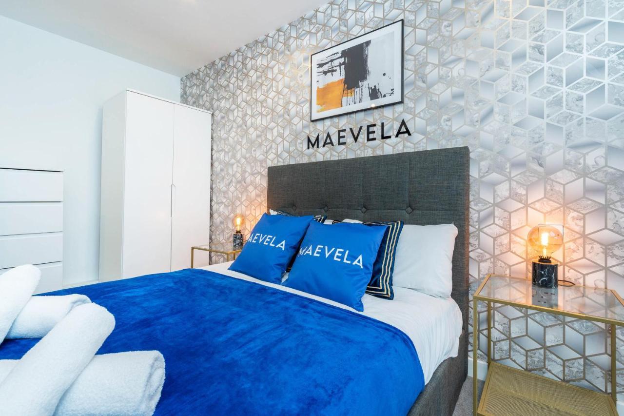 Maevela - Luxury Broad St - 2 Bed, 2 Bath - Centre/cube/mailbox - With Underground Parking ✓- L Shape Sofa, Large 50 Inch Smart Tv With Free Netflix & Wifi * Birmingham